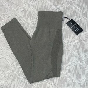 NWT NVGTN seamless contour leggings